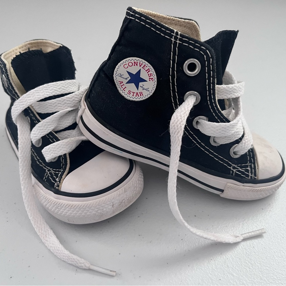 Converse Kids Black High-Top Sneakers Size 5C Black & White